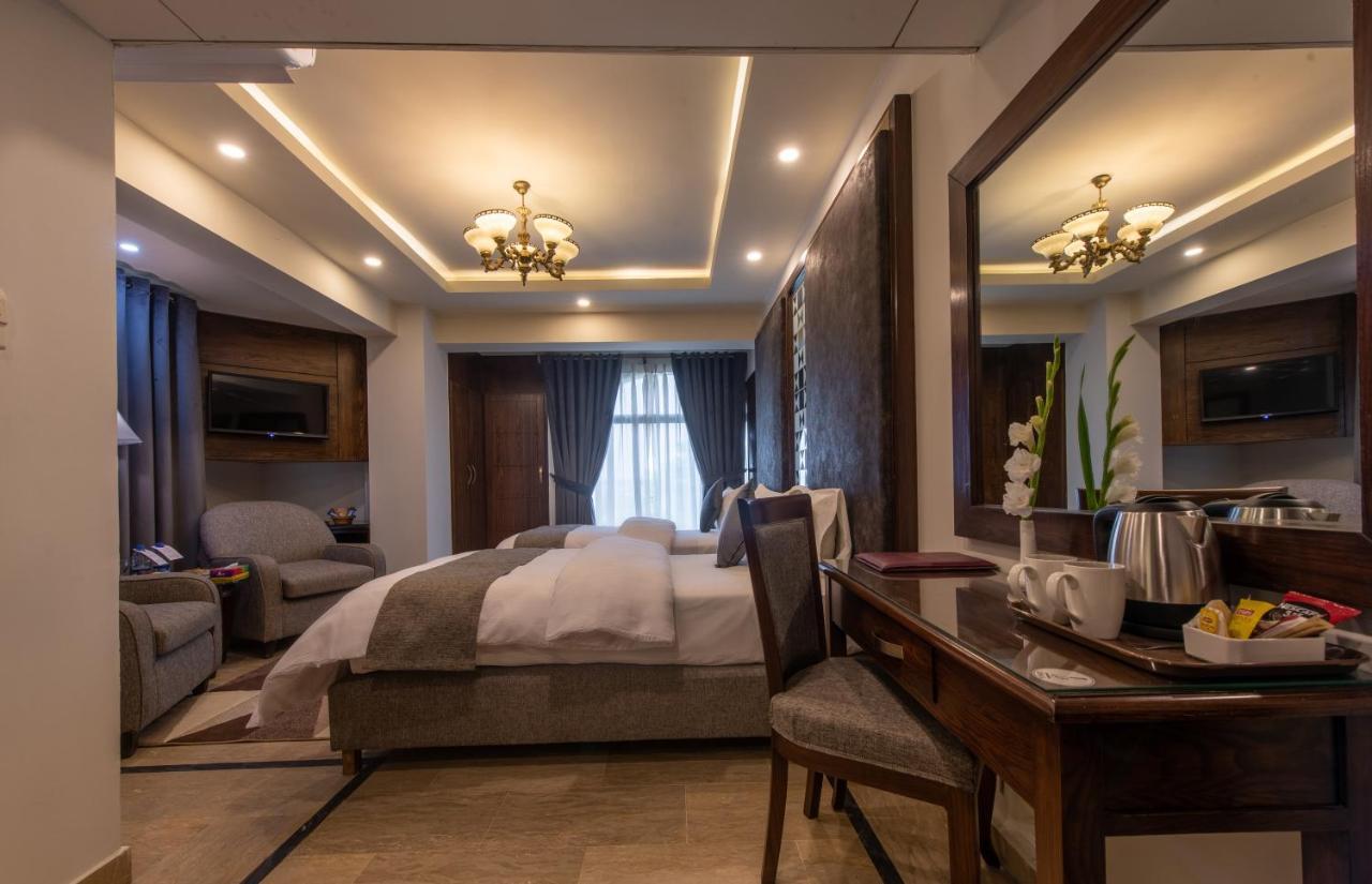 Envoy Continental Hotel 이슬라마바드 외부 사진