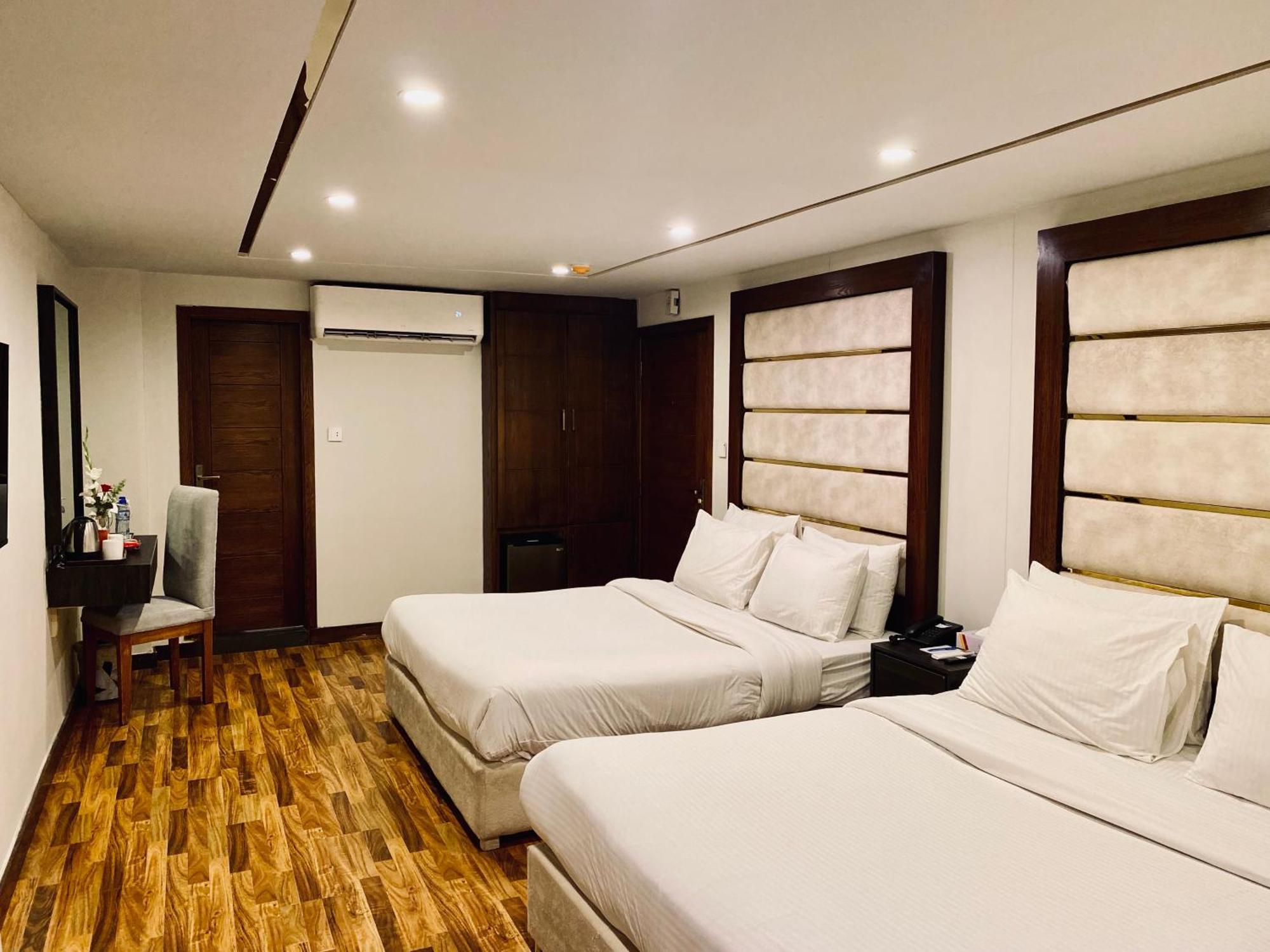 Envoy Continental Hotel 이슬라마바드 외부 사진