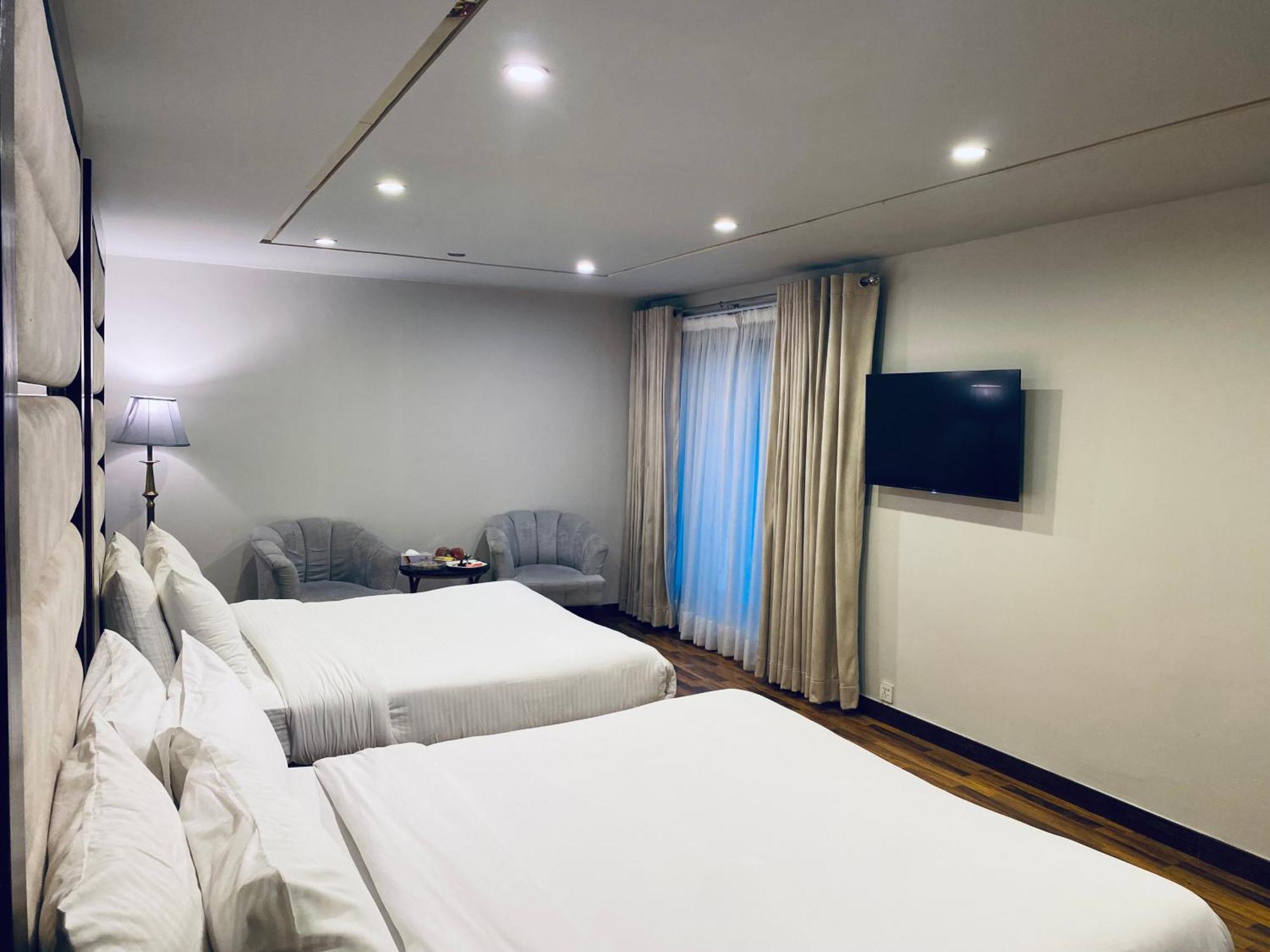 Envoy Continental Hotel 이슬라마바드 외부 사진