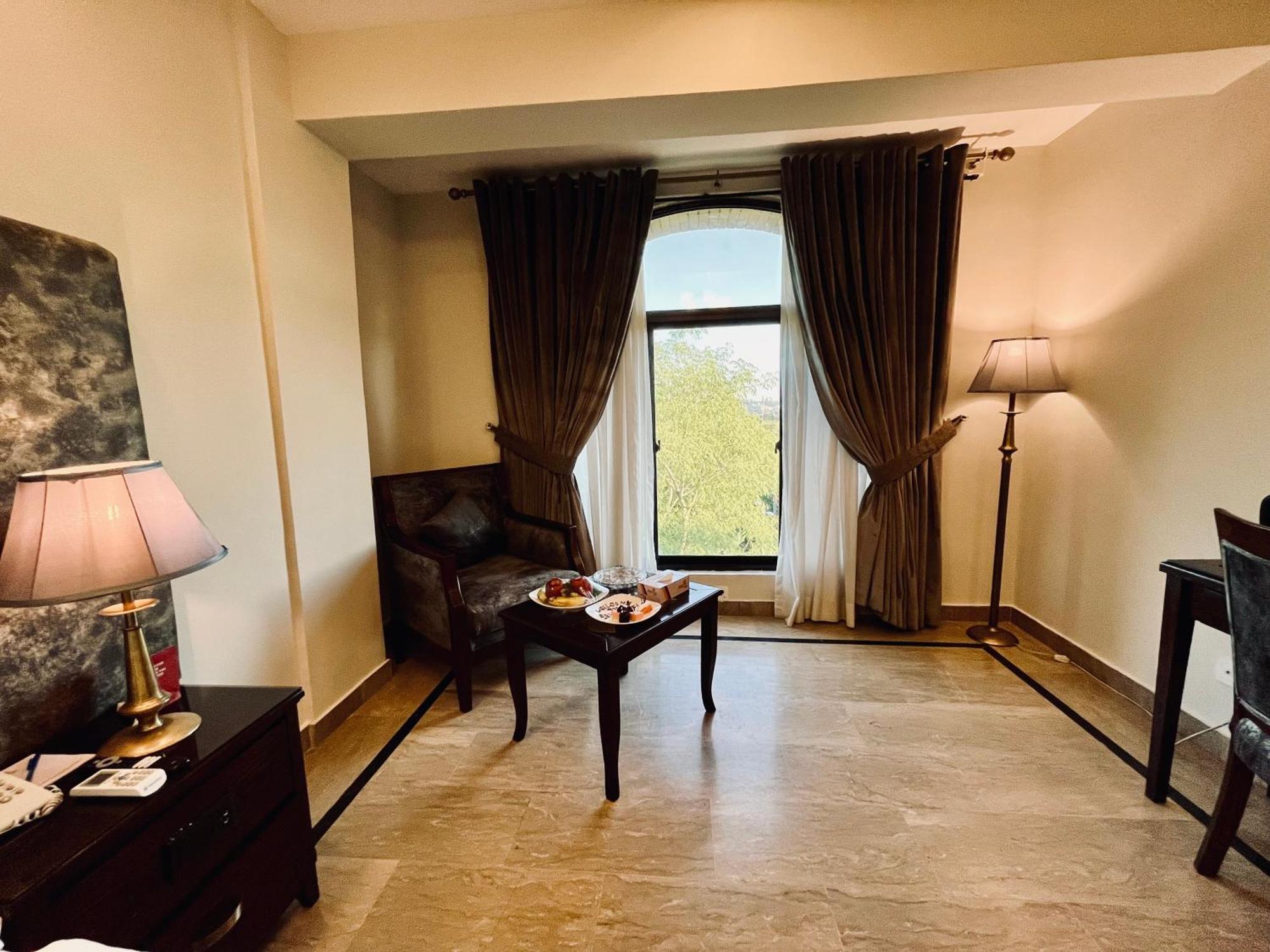 Envoy Continental Hotel 이슬라마바드 외부 사진