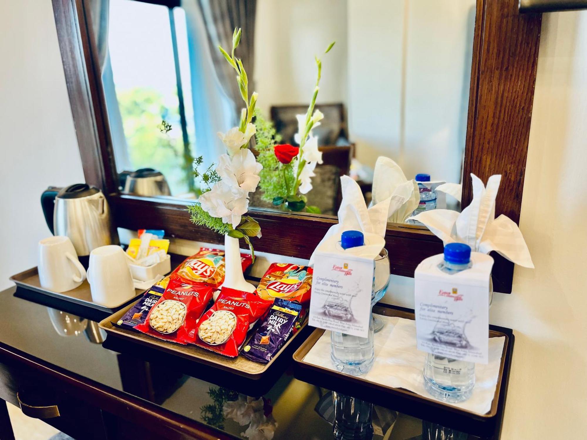 Envoy Continental Hotel 이슬라마바드 외부 사진