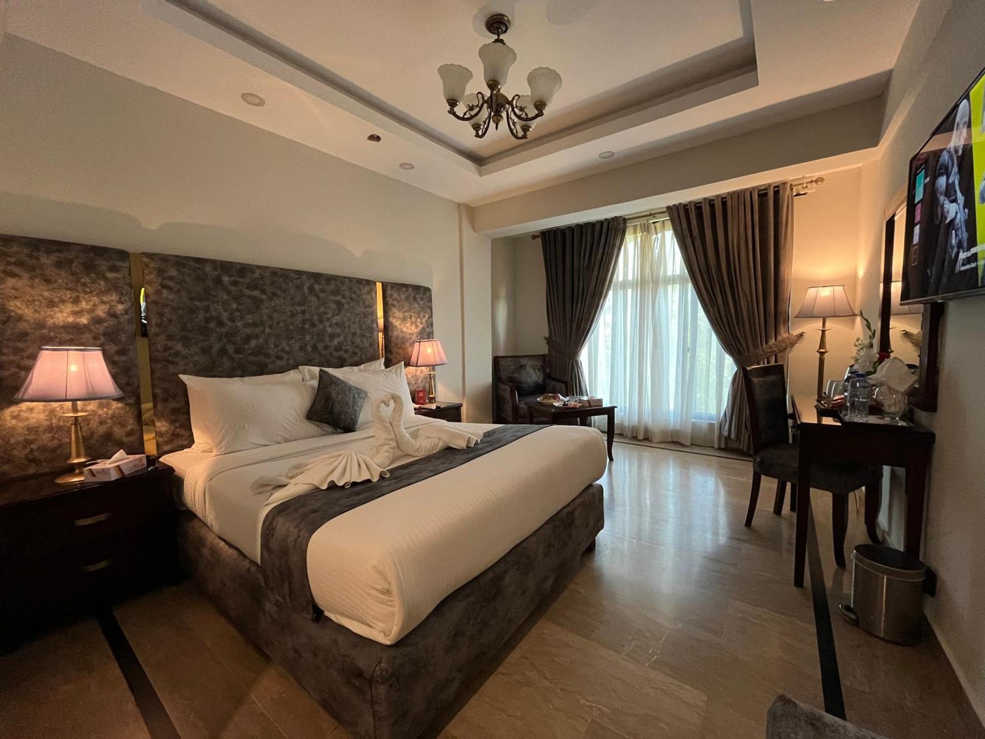 Envoy Continental Hotel 이슬라마바드 외부 사진